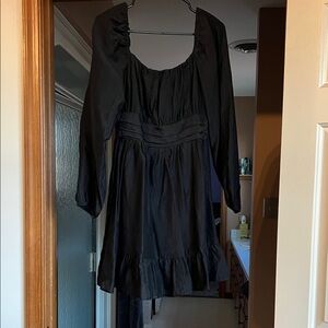 Chic Long Sleeve Black Dress